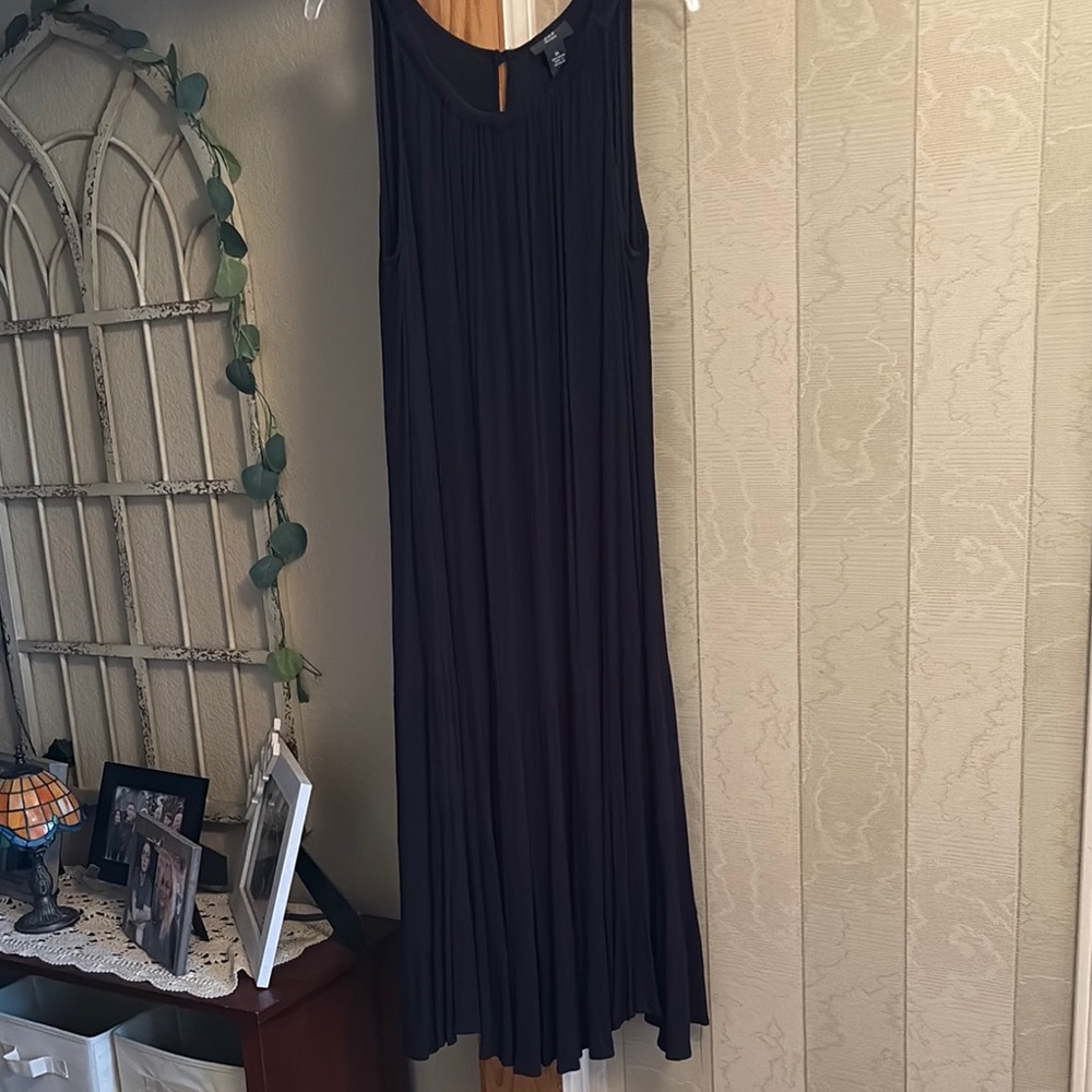 Flowing Crinkle Tiered Black Sleeveless Dress EUC
